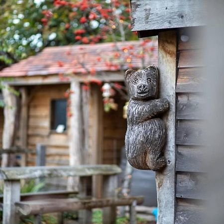 Charming 2-Bed Cabin In 萨顿科尔徳菲尔德 外观 照片
