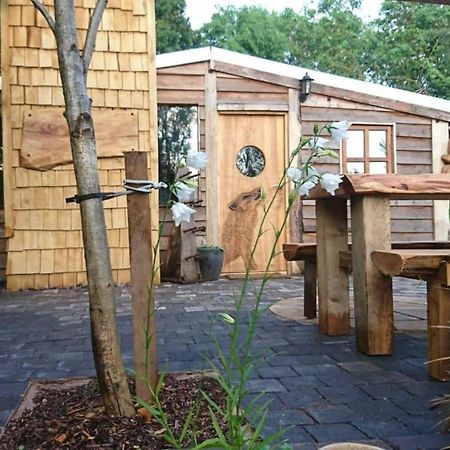 Charming 2-Bed Cabin In 萨顿科尔徳菲尔德 外观 照片